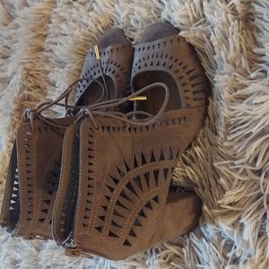 Sandals Lace Up sz 5.5